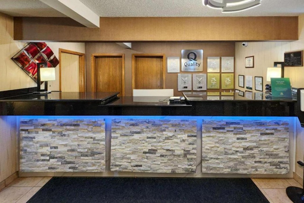 Quality Inn & Suites Davenport near I-80 6/24
