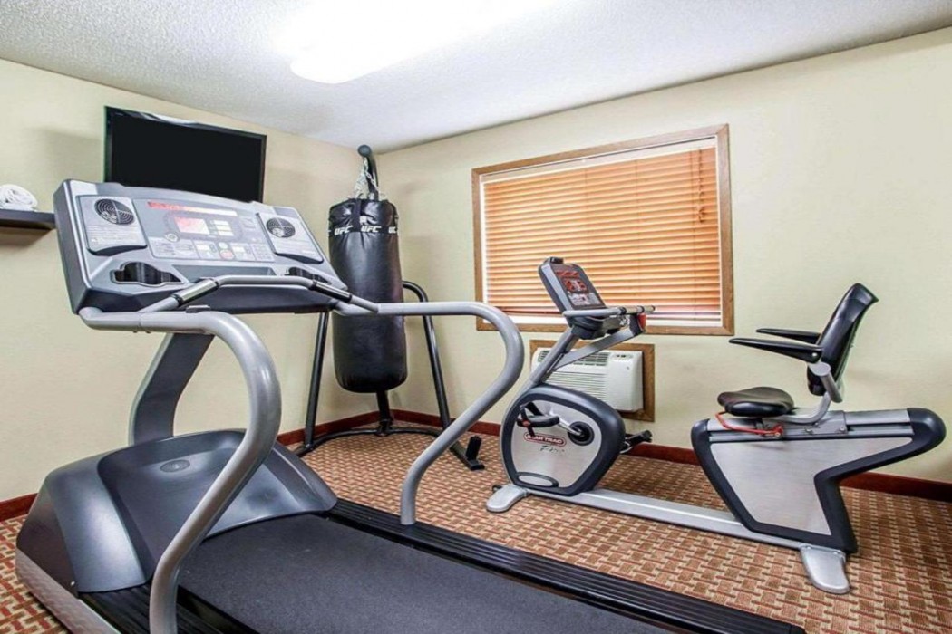 Quality Inn & Suites Davenport near I-80 11/24