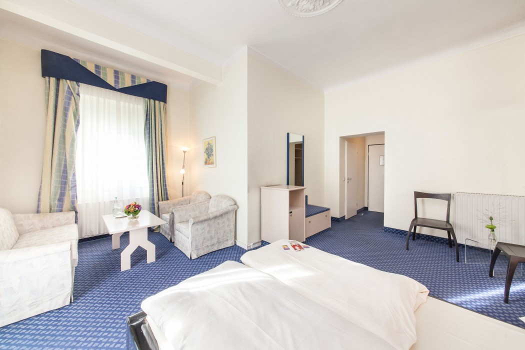HOTEL VIKTORIA NEUSS 53/68