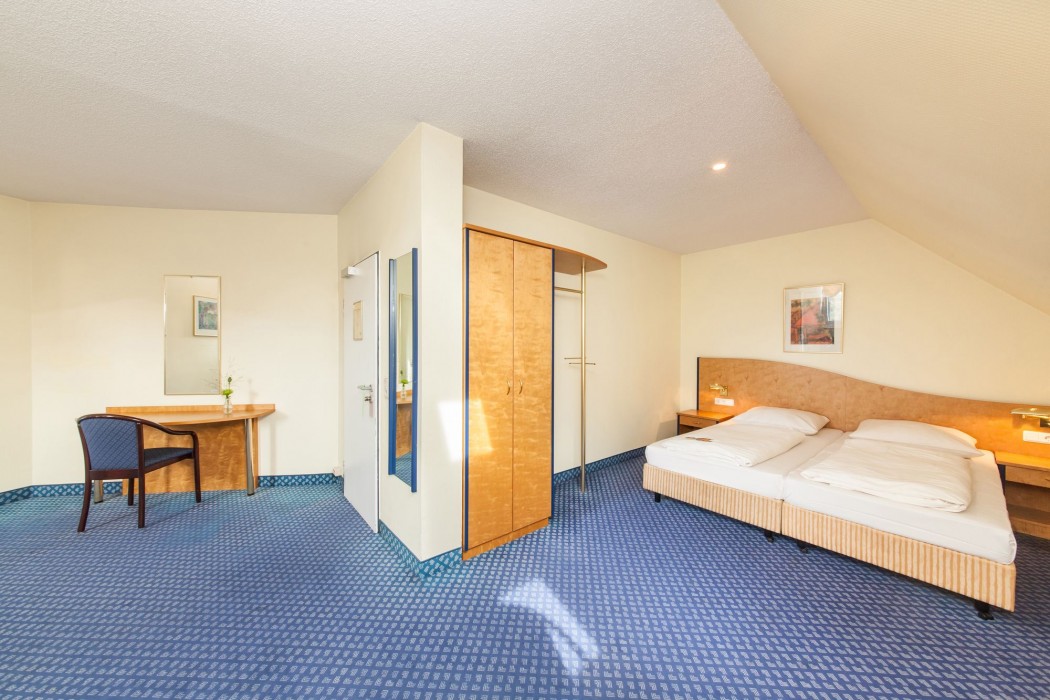 HOTEL VIKTORIA NEUSS 36/68