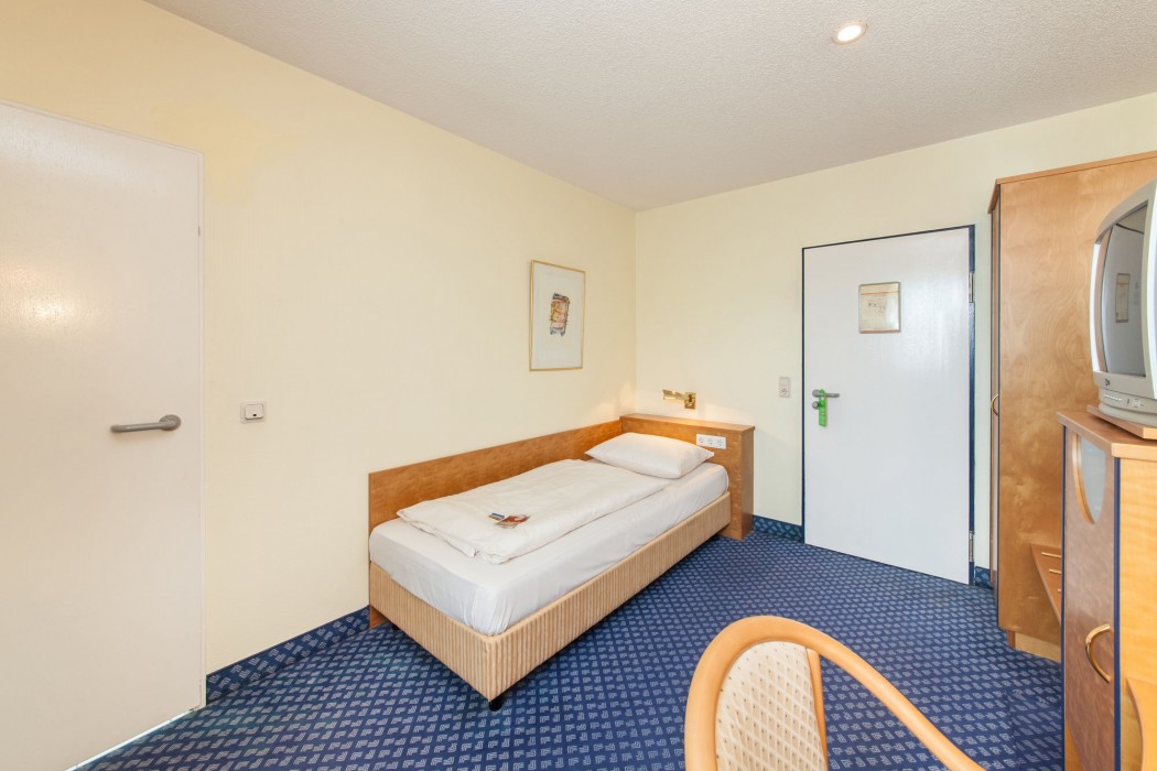 HOTEL VIKTORIA NEUSS 51/68