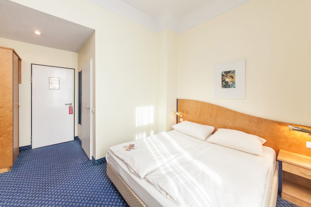 HOTEL VIKTORIA NEUSS 55/68