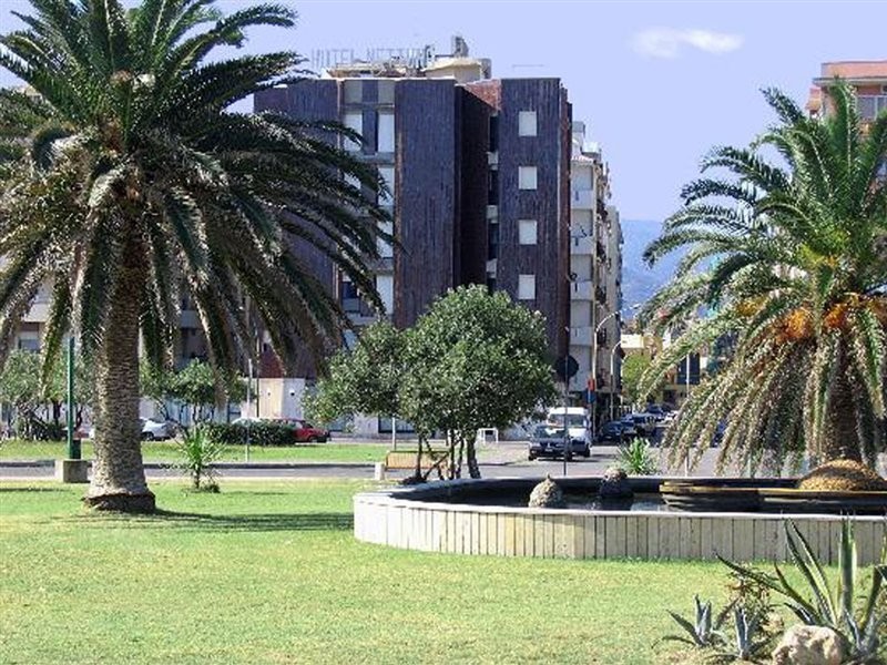 HOTEL NETTUNO SOVERATO 18/59