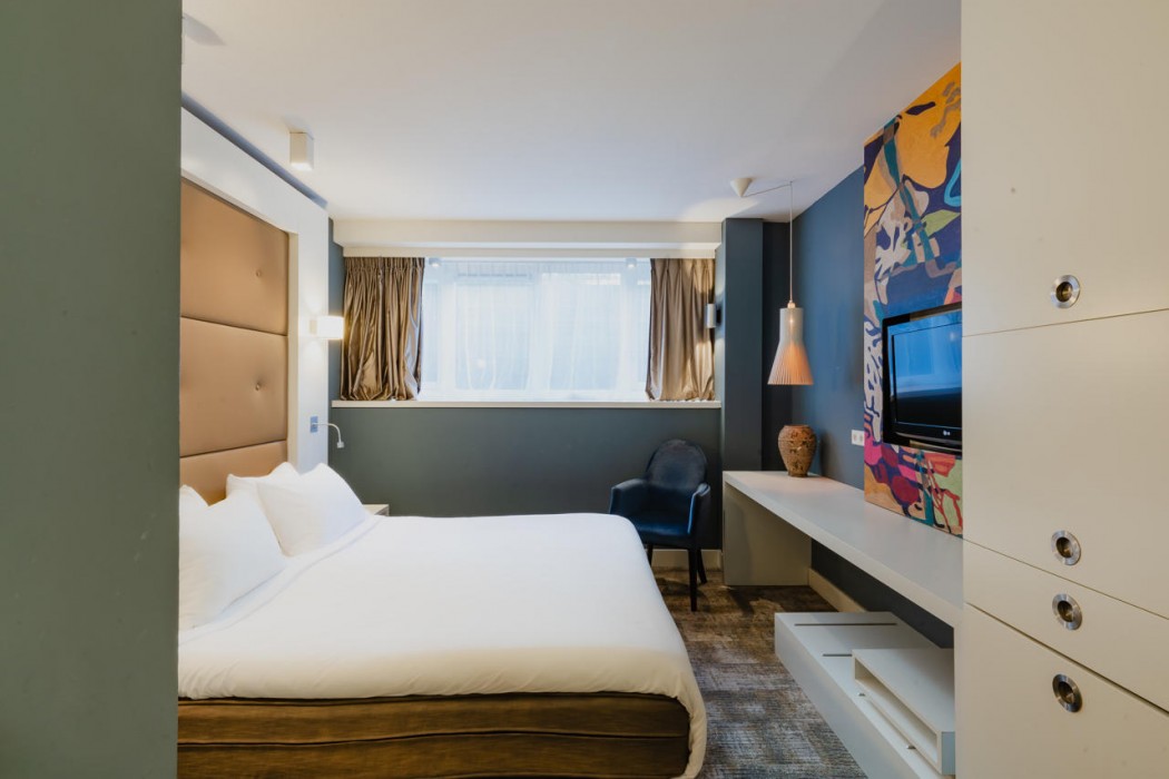 Hotel JL No76 9/64