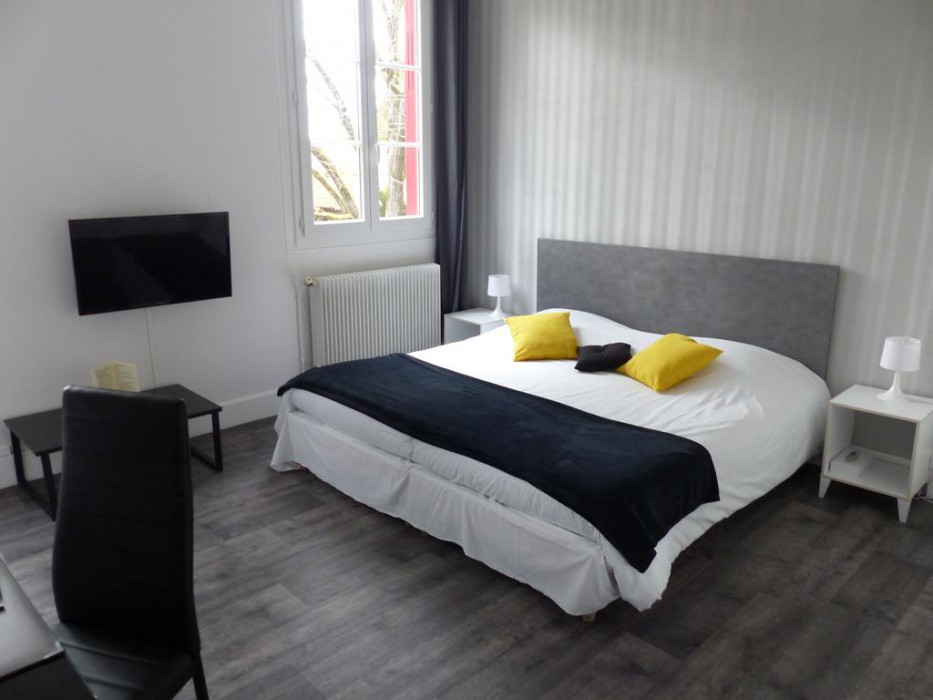 HOTEL AU COLOMBIER DU TOURON 4/23