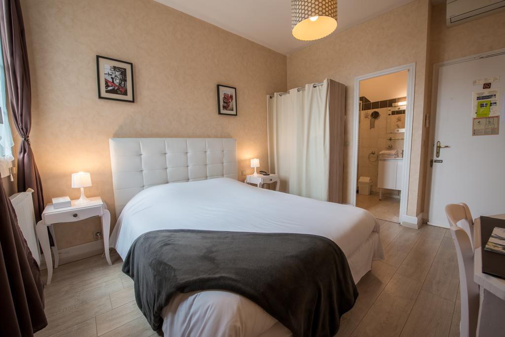 HOTEL AU COLOMBIER DU TOURON 5/23