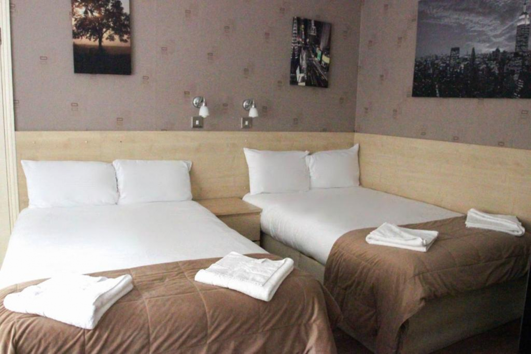 Tony's House Hotel 11/59