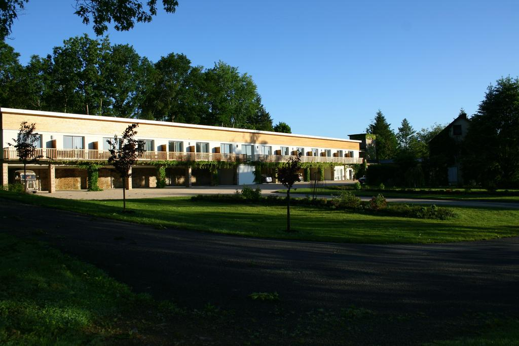 LOGIS HOTEL DU LAC 1/37