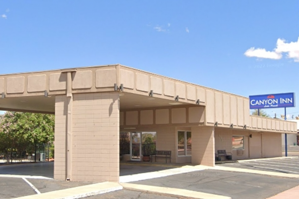 Lake Powell Canyon Inn 2/58