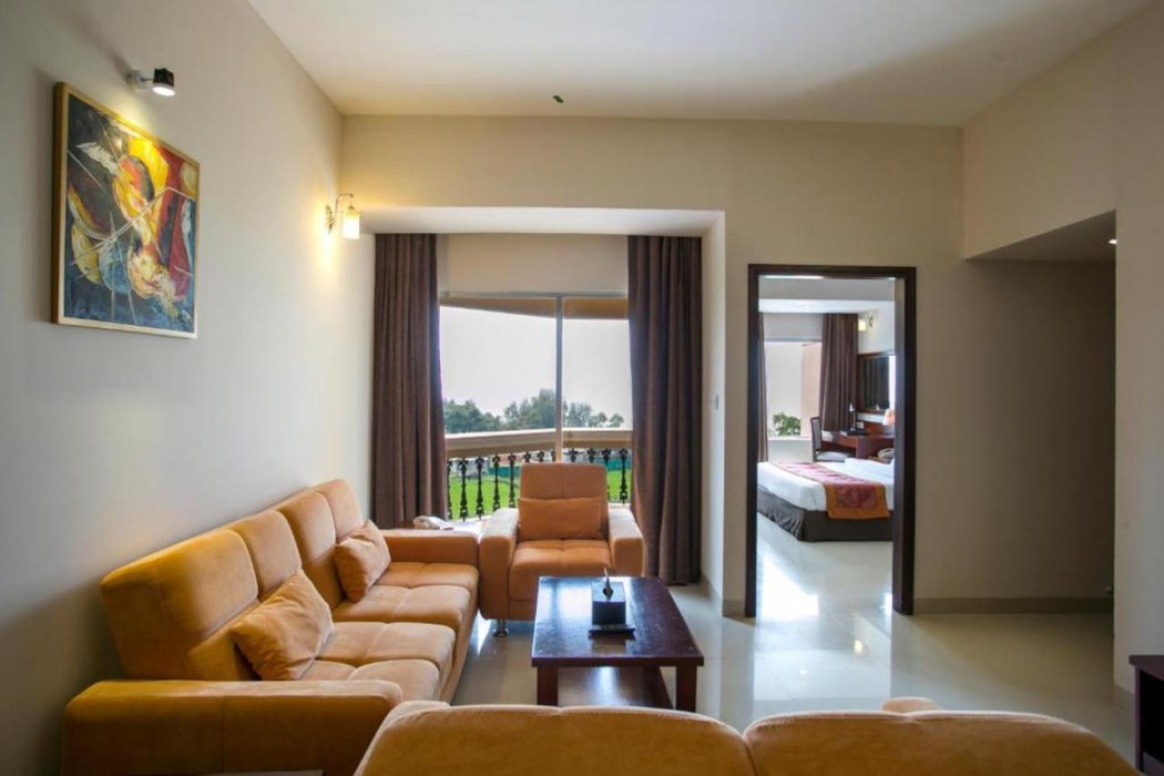 Royal Tulip Sea Pearl Beach Resort & Spa 14/64