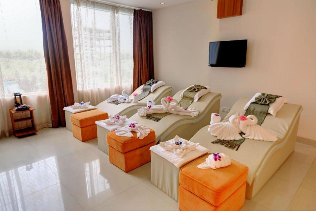 Royal Tulip Sea Pearl Beach Resort & Spa 37/64