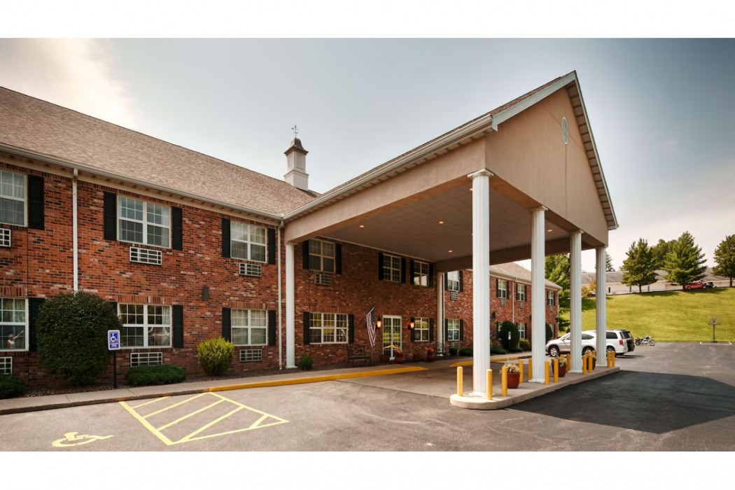 Baymont by Wyndham Chester IL 4/21