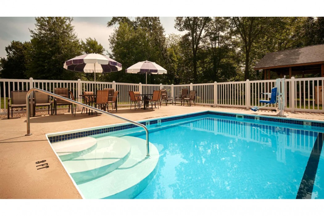 Baymont by Wyndham Chester IL 14/21