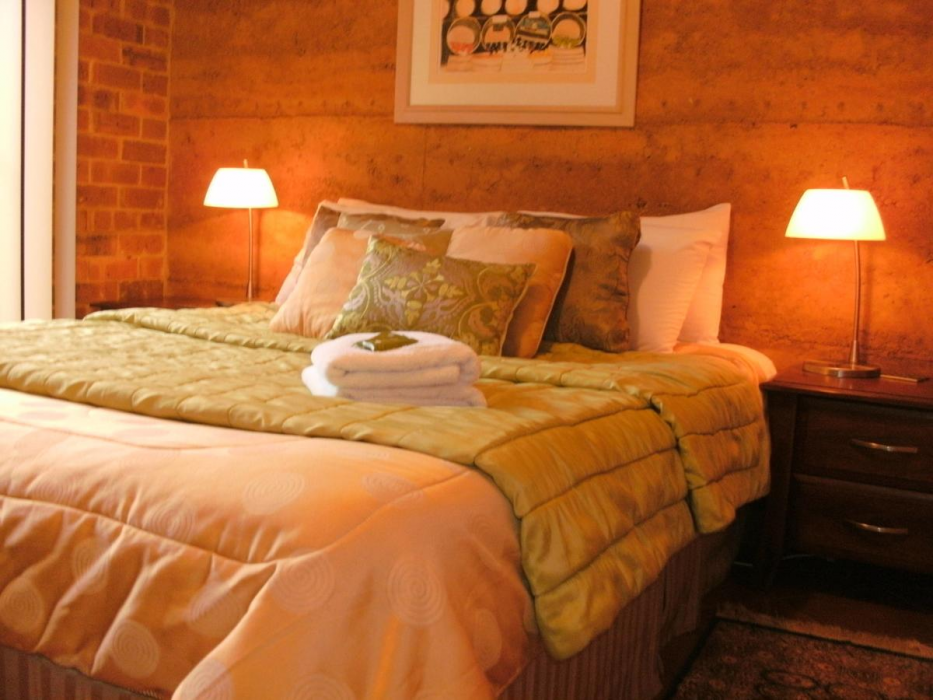 FOREST RETREAT BED AND BREAKFAST 3/9