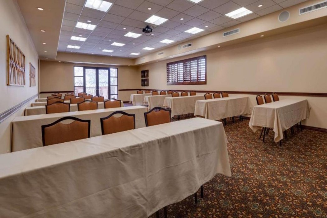 Best Western Plus Arroyo Roble Hotel & Creekside Villas 20/47