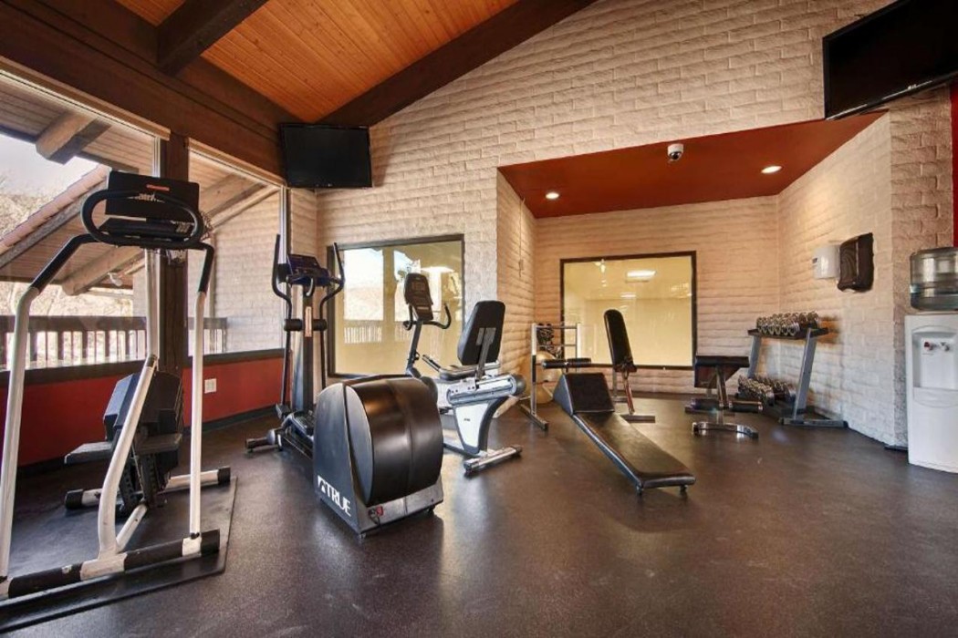 Best Western Plus Arroyo Roble Hotel & Creekside Villas 21/47
