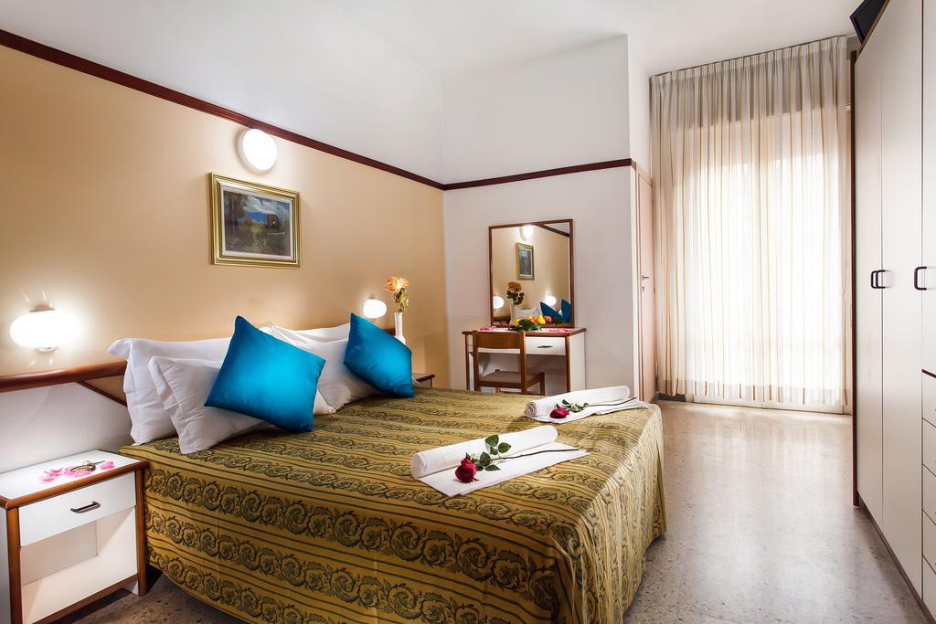 Club Hotel Residence 7/30