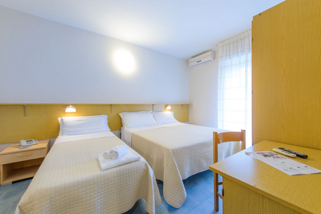 HOTEL FALCO 12/52