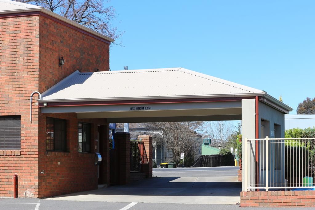 BENDIGO HAYMARKET MOTOR INN 1/27