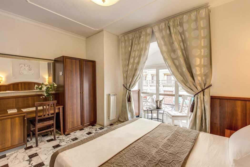 NAKISSA INN 30/76