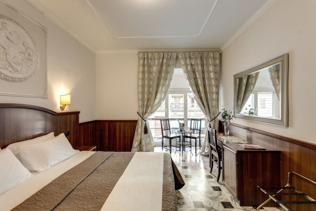 NAKISSA INN 34/76