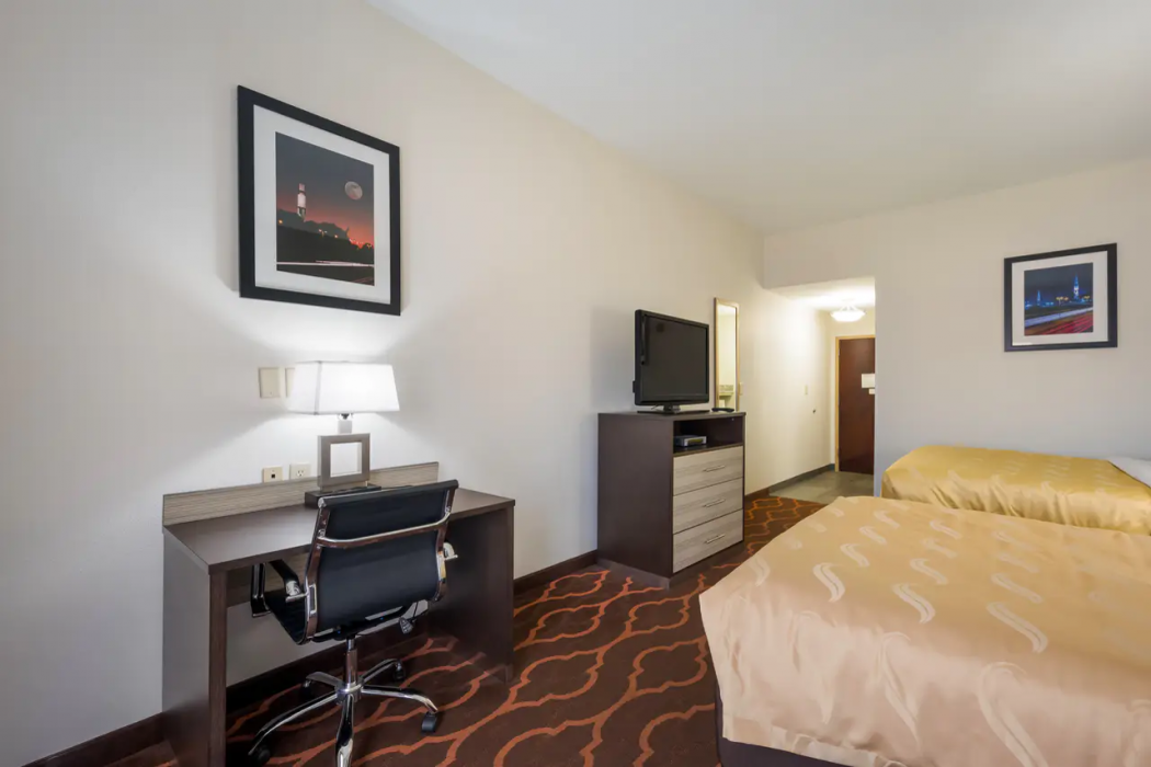 Quality Inn & Suites Huntsville Research Park Area 7/22