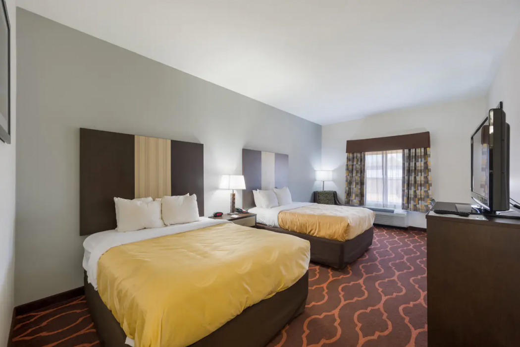 Quality Inn & Suites Huntsville Research Park Area 14/22