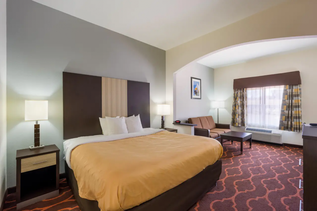 Quality Inn & Suites Huntsville Research Park Area 11/22