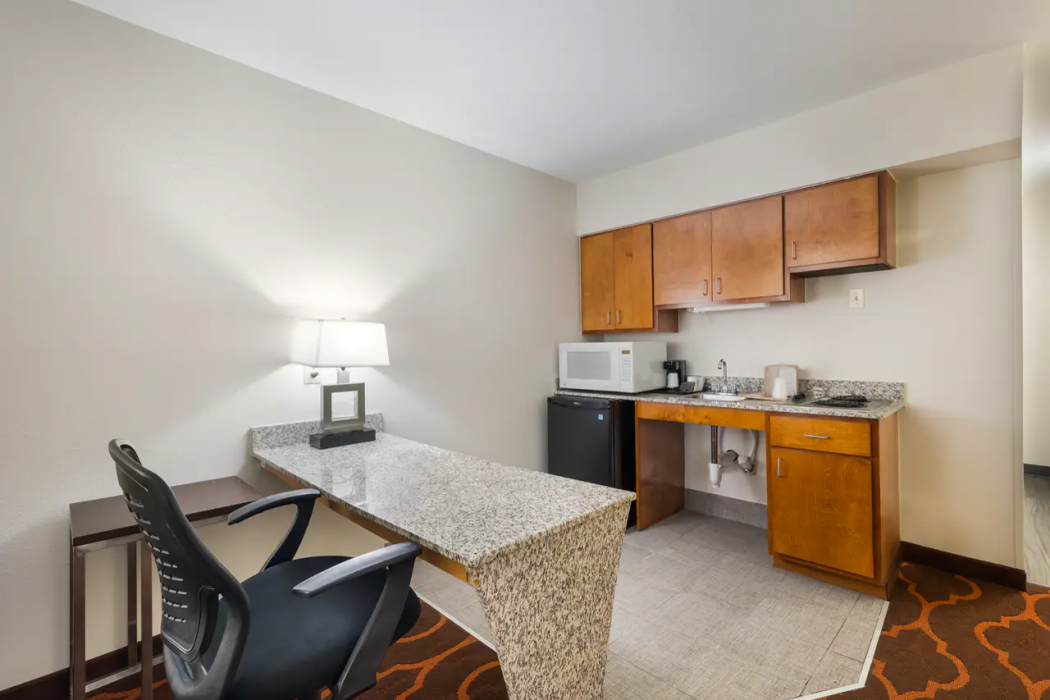 Quality Inn & Suites Huntsville Research Park Area 10/22