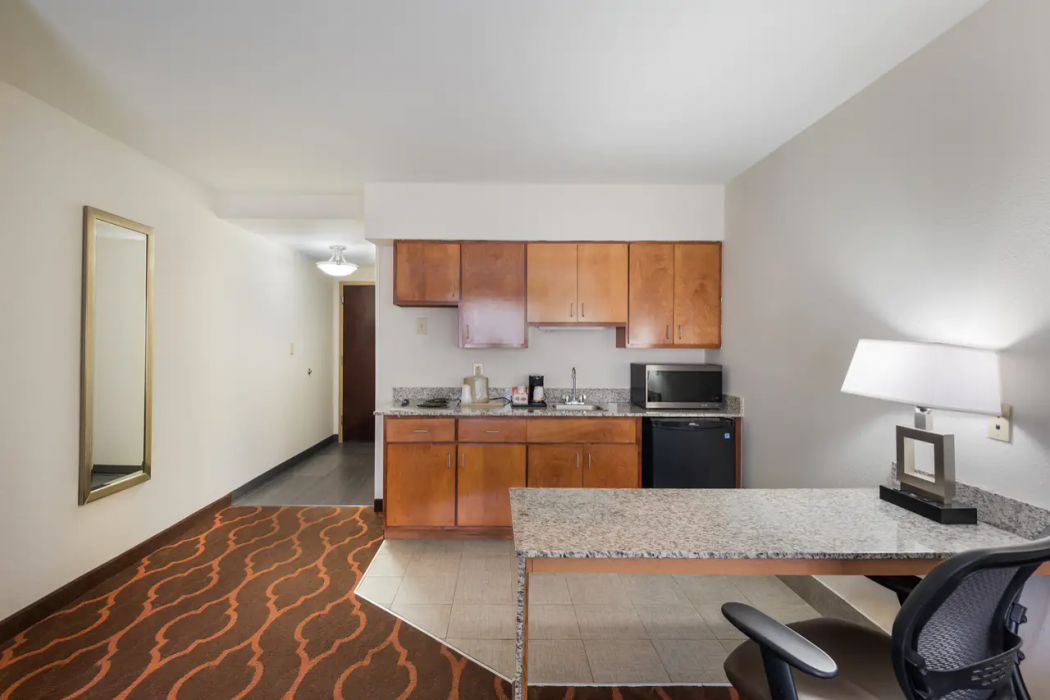 Quality Inn & Suites Huntsville Research Park Area 12/22