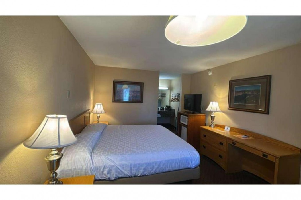 Sundowner Inn Forsyth I 94 17/62