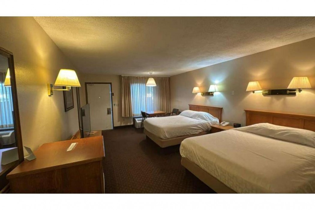 Sundowner Inn Forsyth I 94 18/62