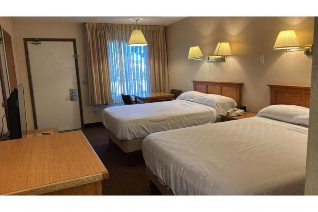 Sundowner Inn Forsyth I 94 15/62