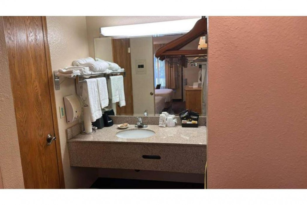 Sundowner Inn Forsyth I 94 24/62
