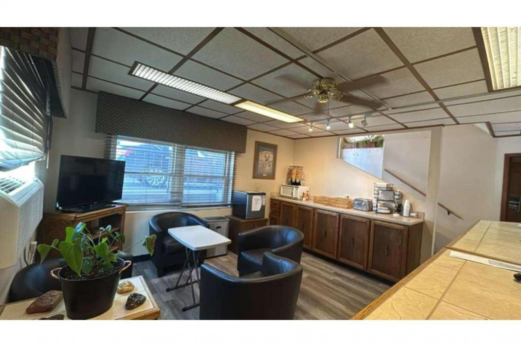 Sundowner Inn Forsyth I 94 33/62