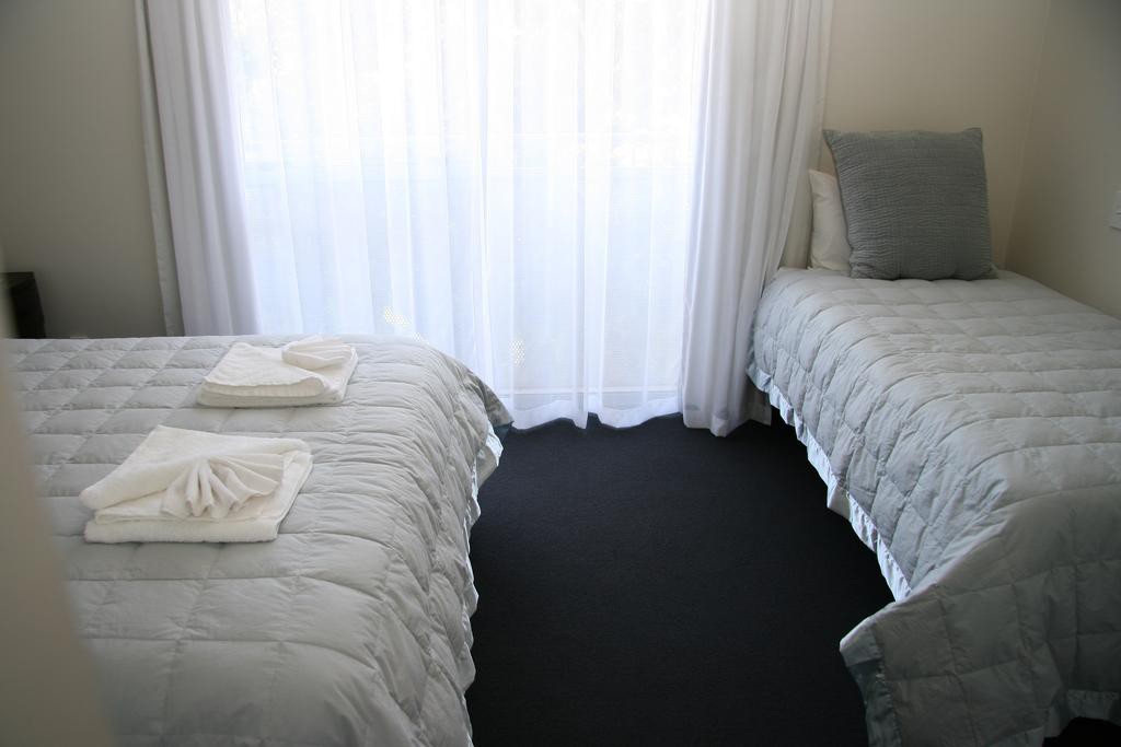 Room at Oceans Resort Whitianga, WHITIANGA