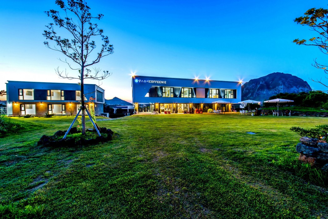 Sun And Moon Resort 52/100