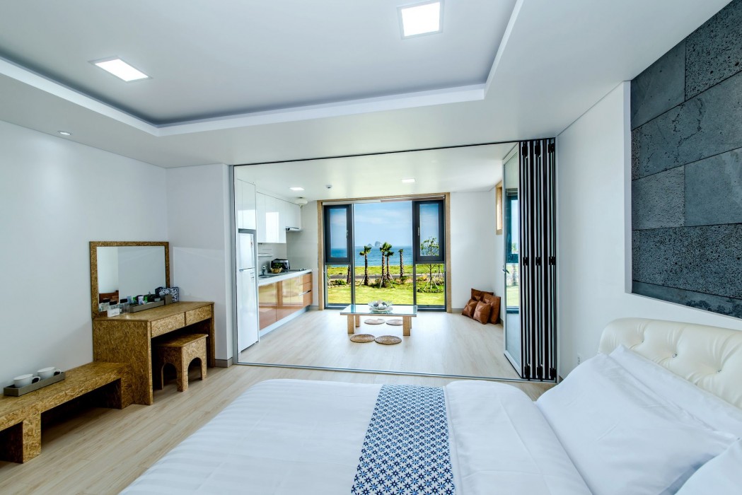 Sun And Moon Resort 34/100