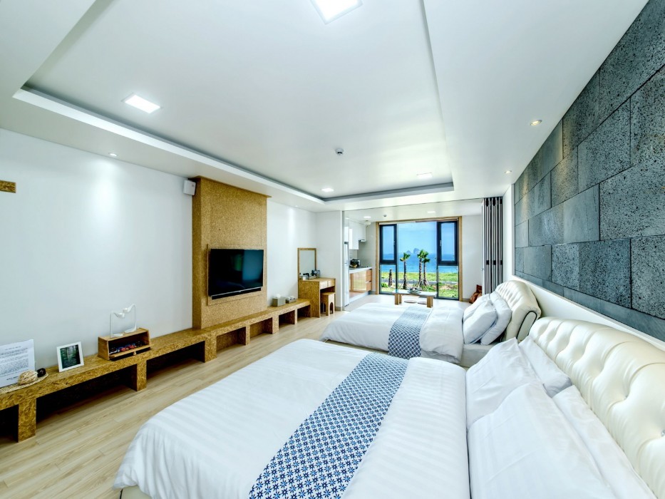 Sun And Moon Resort 63/100