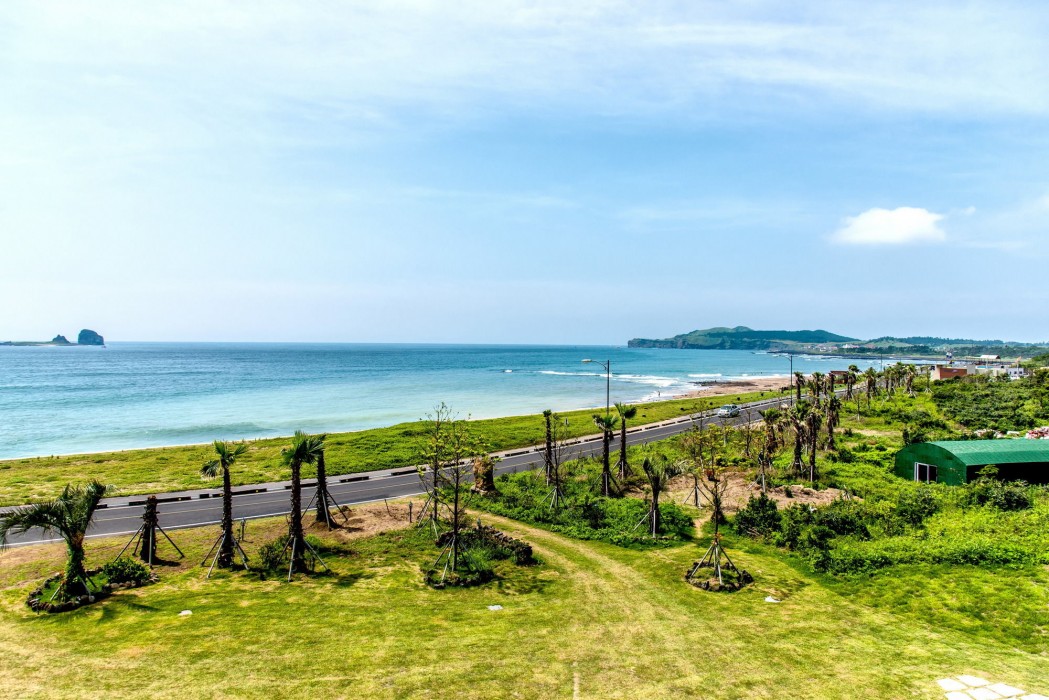 Sun And Moon Resort 51/100