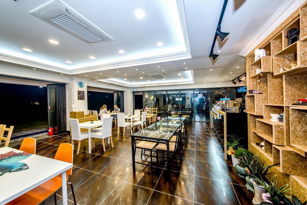 Sun And Moon Resort 36/100