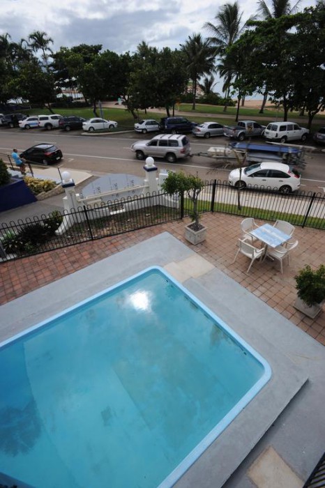 SHOREDRIVE MOTEL 29/32