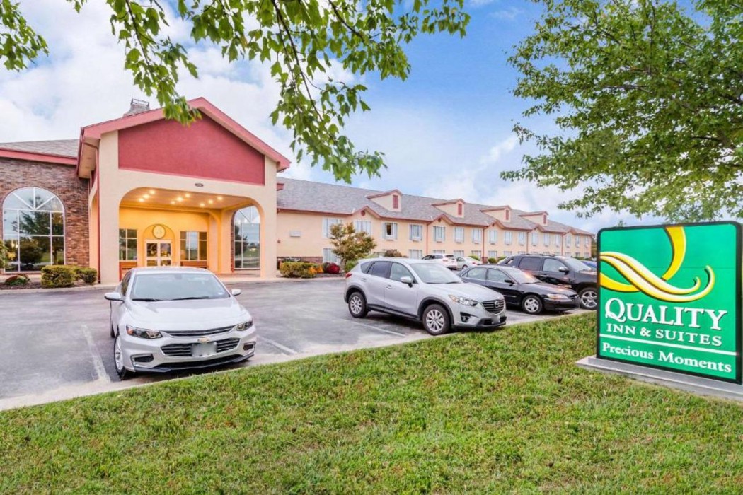 Quality Inn & Suites Carthage near Precious Moments Chapel 2/33