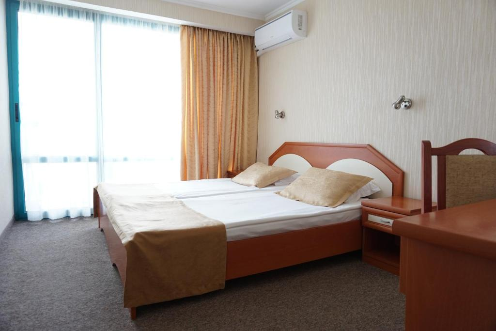 Zefir Hotel 14/28