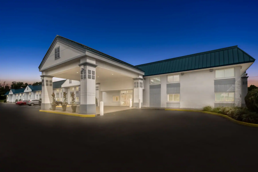 Baymont by Wyndham Westampton 1/28