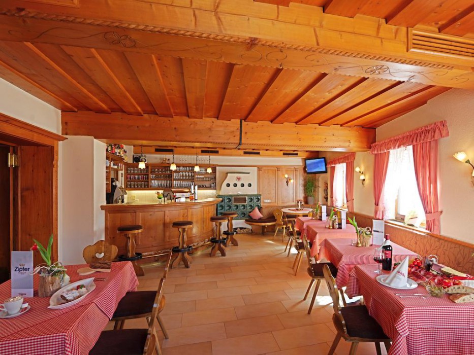 HOTEL TRAUBE 3/21