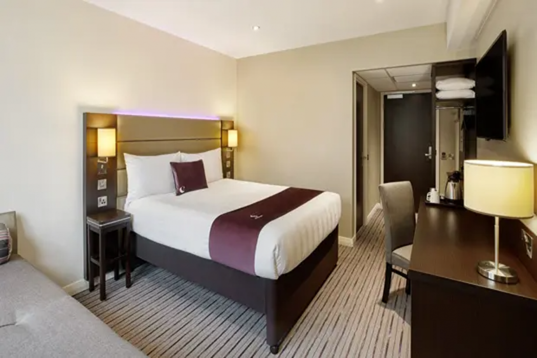 Premier Inn Edinburgh City Centre (Princess Street) 16/45