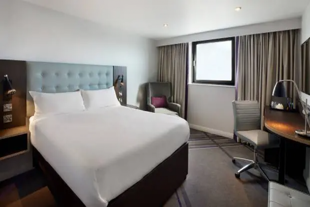 Premier Inn Edinburgh City Centre (Princess Street) 10/45