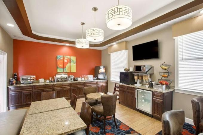 Clarion Pointe Morrow - Atlanta South 24/32