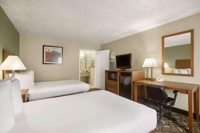 Clarion Pointe Morrow - Atlanta South 14/32